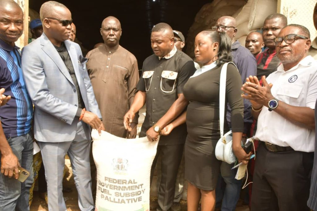 Delta Distributes 7,660 Bags Of Maize To Poultry Farmers